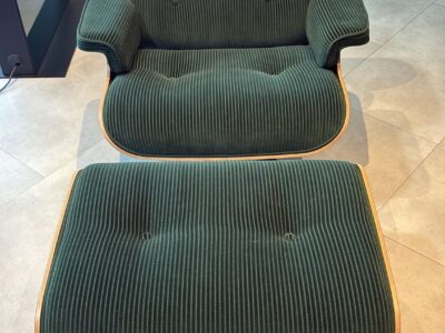 LOUNGE CHAIR & OTTOMAN CHARLES & RAY EAMES, 1956 per VITRA